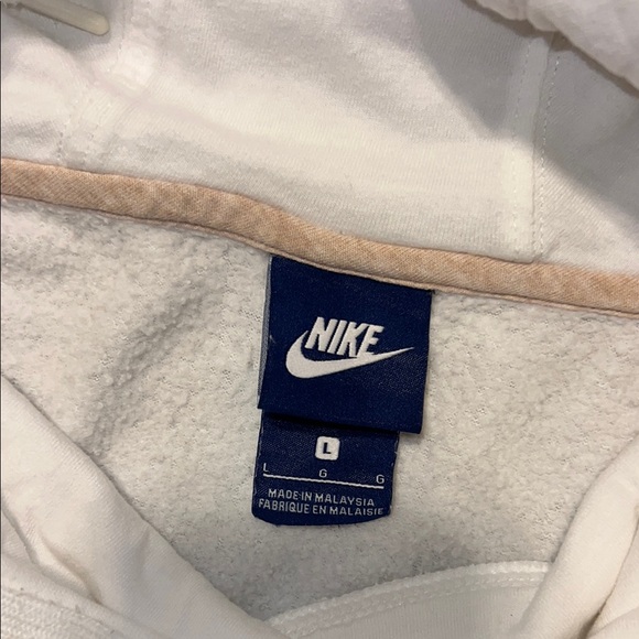 Nike White Hoodie with 'Just Do It' Design - Picture 2 of 3